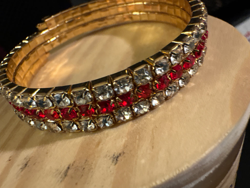 Small red and white bracelet